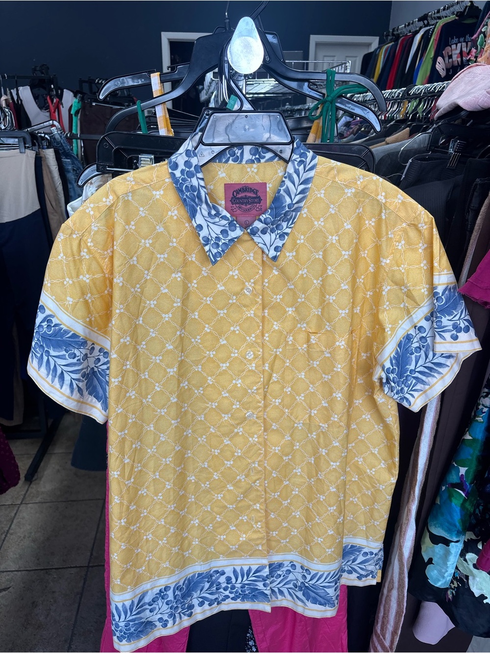 VINTAGE Casual Short-Sleeve Button-Down in Yellow with Blue Trim